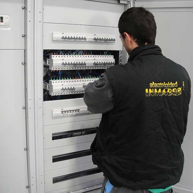Empresa de instalaciones y reparaciones eléctricas